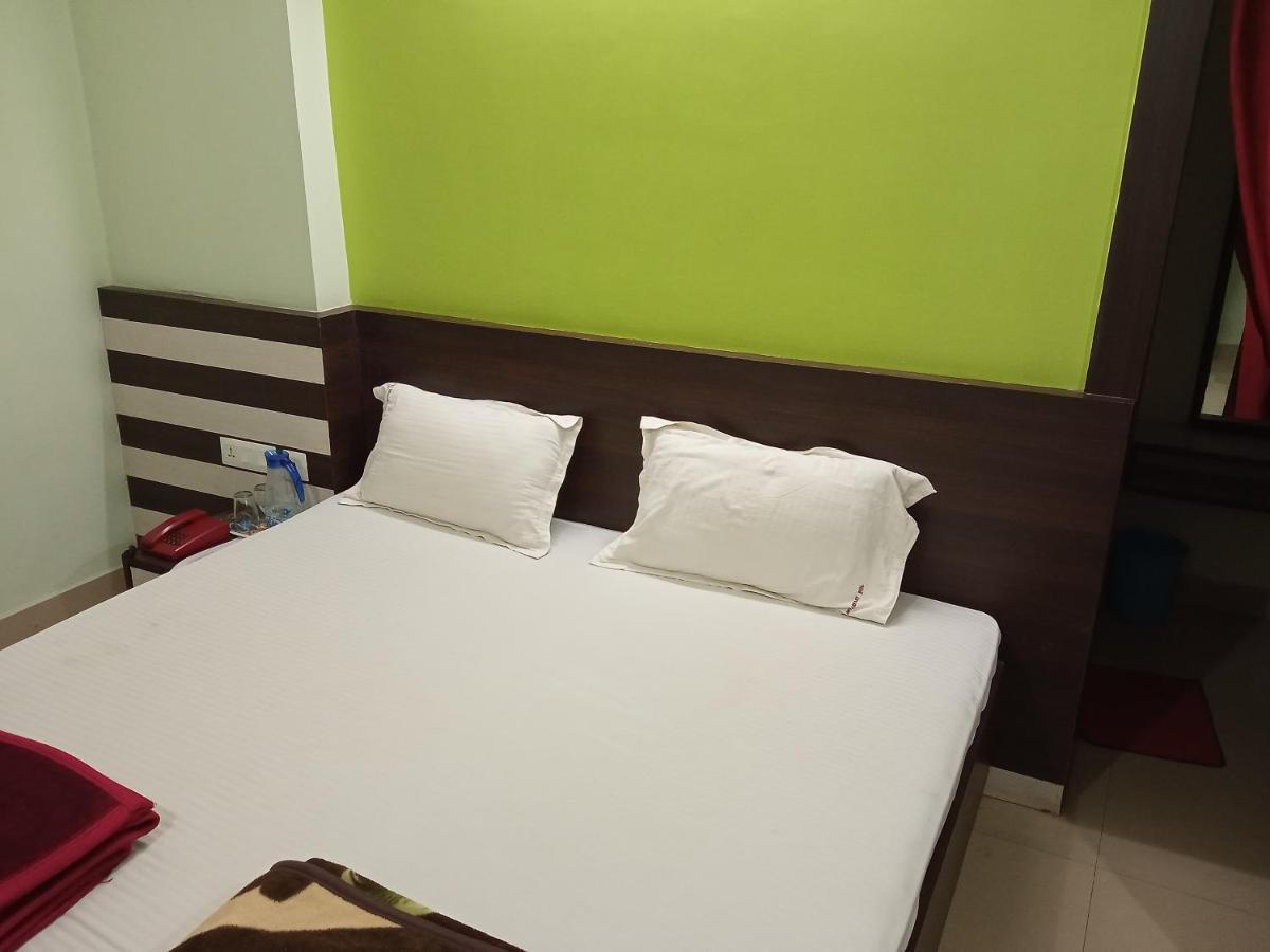 Hotel Viraat Inn Gaya Exteriér fotografie